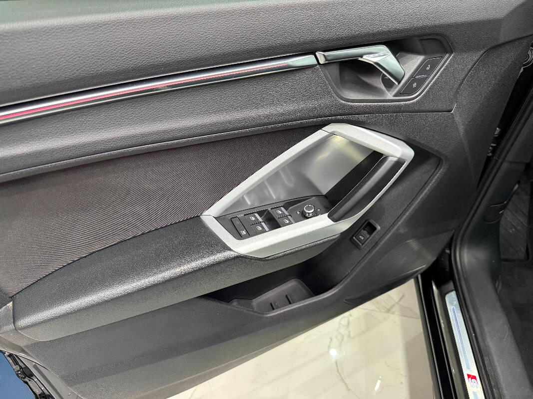 Audi Q3 Sportback Audi Q3 SportBack 35 2.0 tdi Business Plus s-tronic