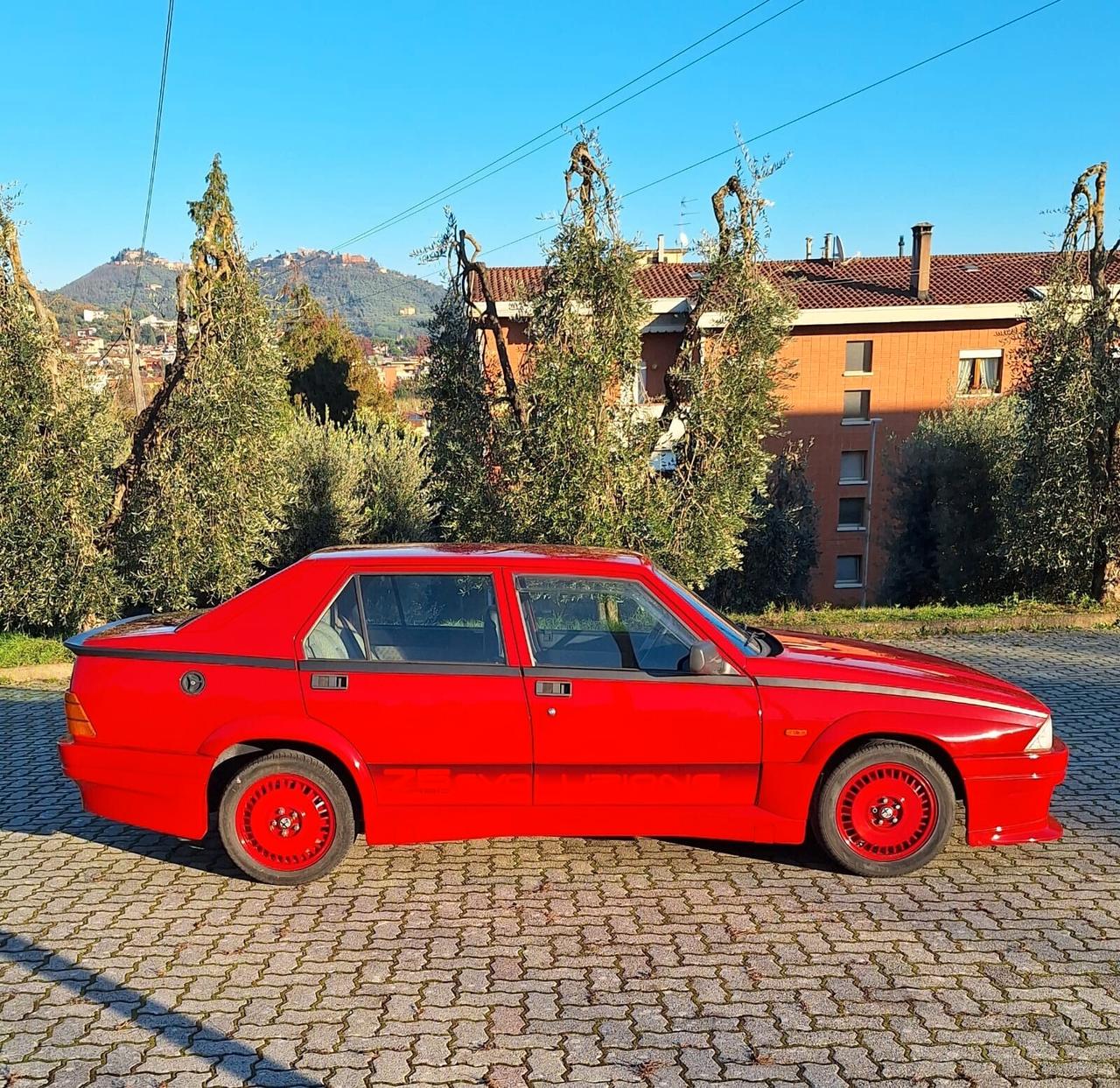 Alfa Romeo 75 TURBO EVOLUZIONE