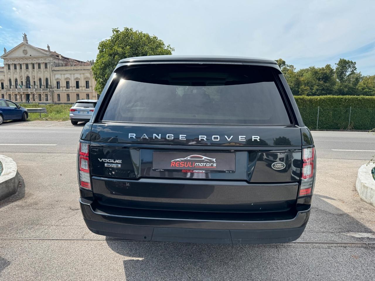 Land Rover Range 4.4 SDV8 Vogue LWB