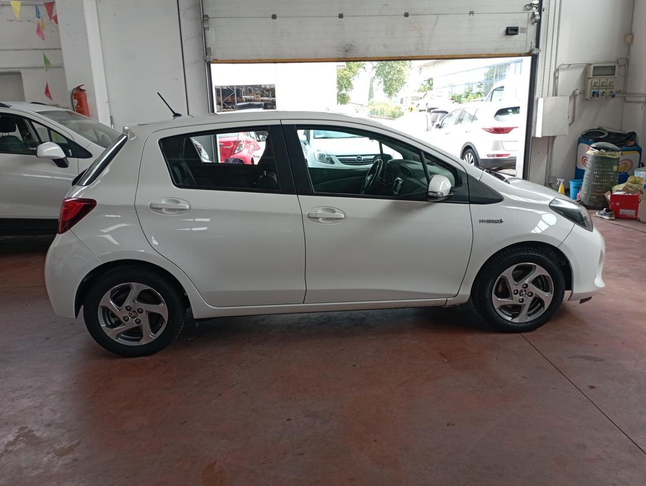 Toyota Yaris 1.5 Hybrid 5 porte Cool
