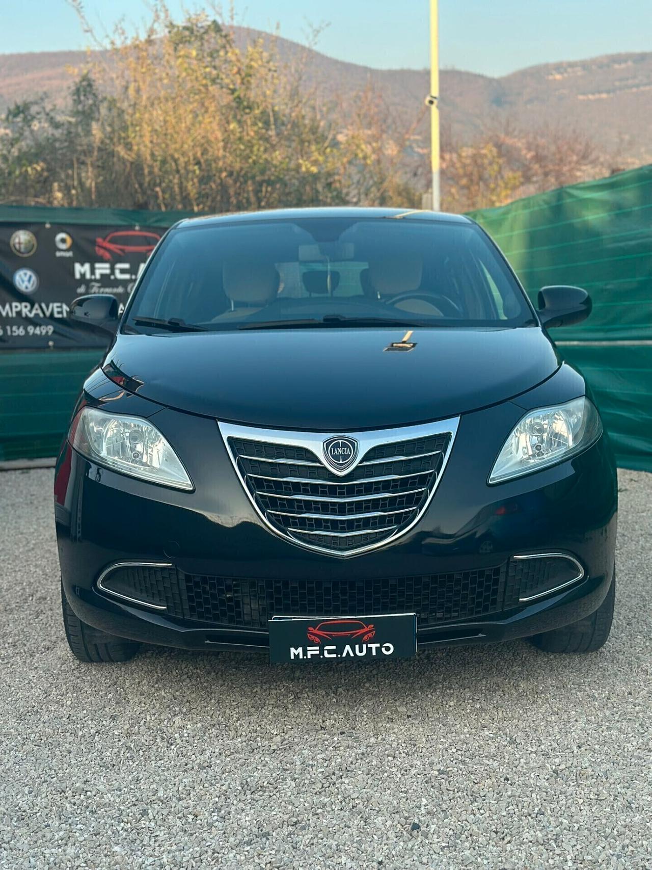 Lancia Ypsilon Platinim 2015 1.2 Gpl