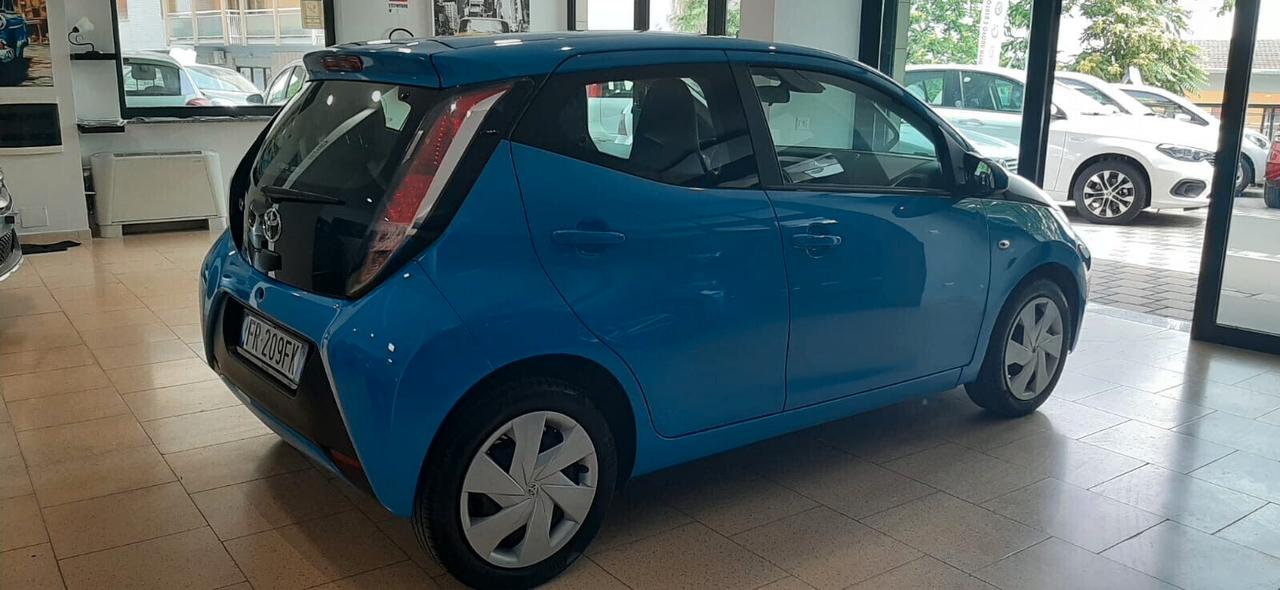 Toyota Aygo 1.0 VVT-i 69 CV 5 porte x-business