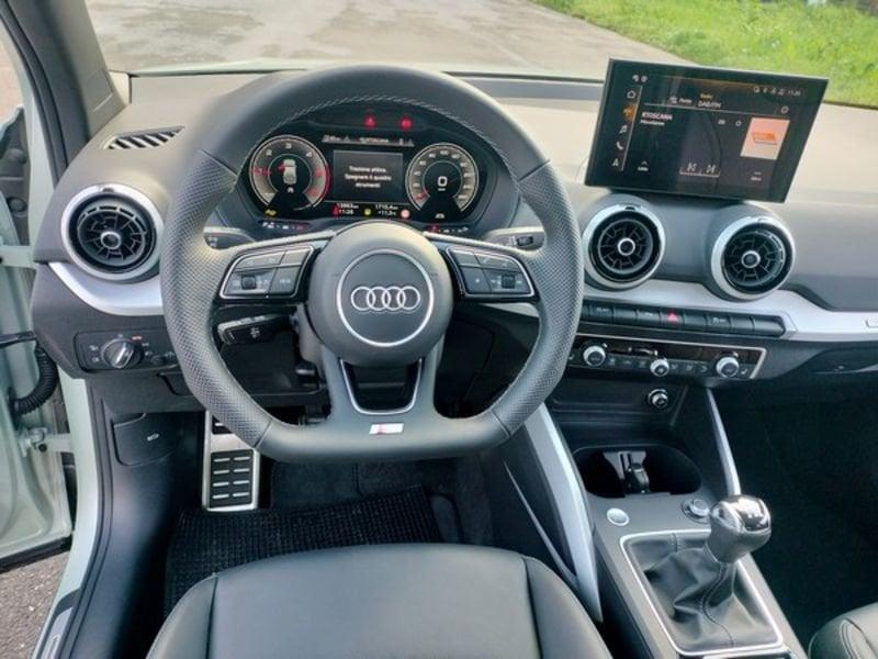 Audi Q2 2.0 30 TDI S LINE Interno ed esterno