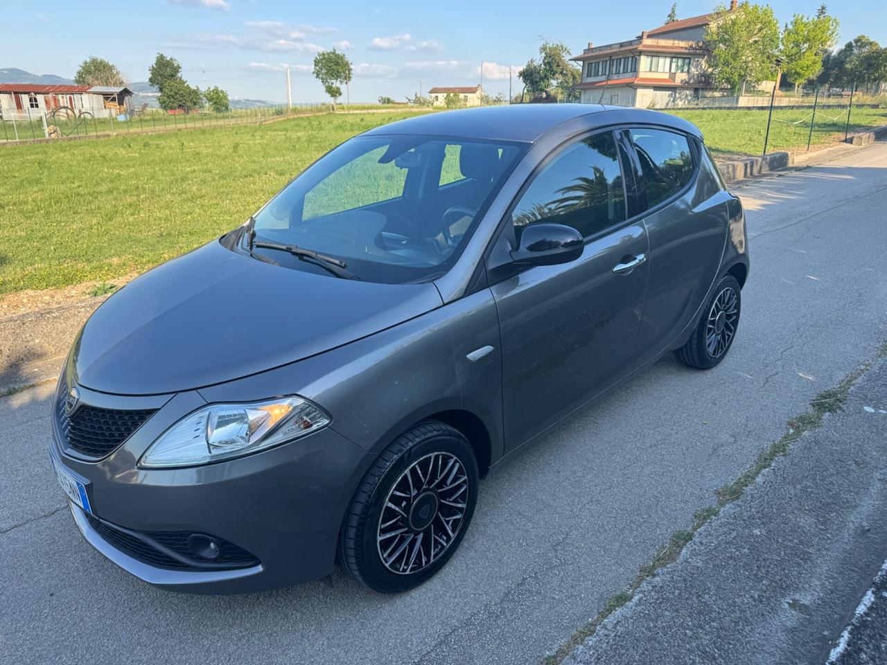 Lancia Ypsilon 1.2 69 CV 5 porte S&S Gold