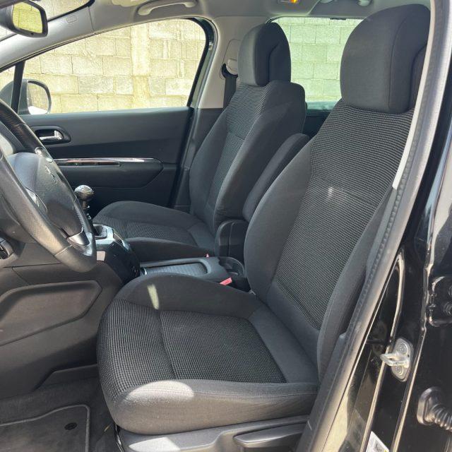 PEUGEOT 5008 1.6 HDi 115CV Allure