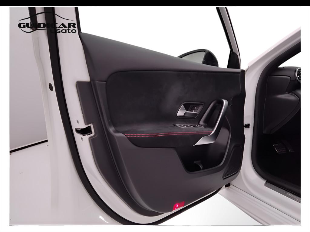 Mercedes-Benz Classe A - W177 2018 - A 180 d Premium auto
