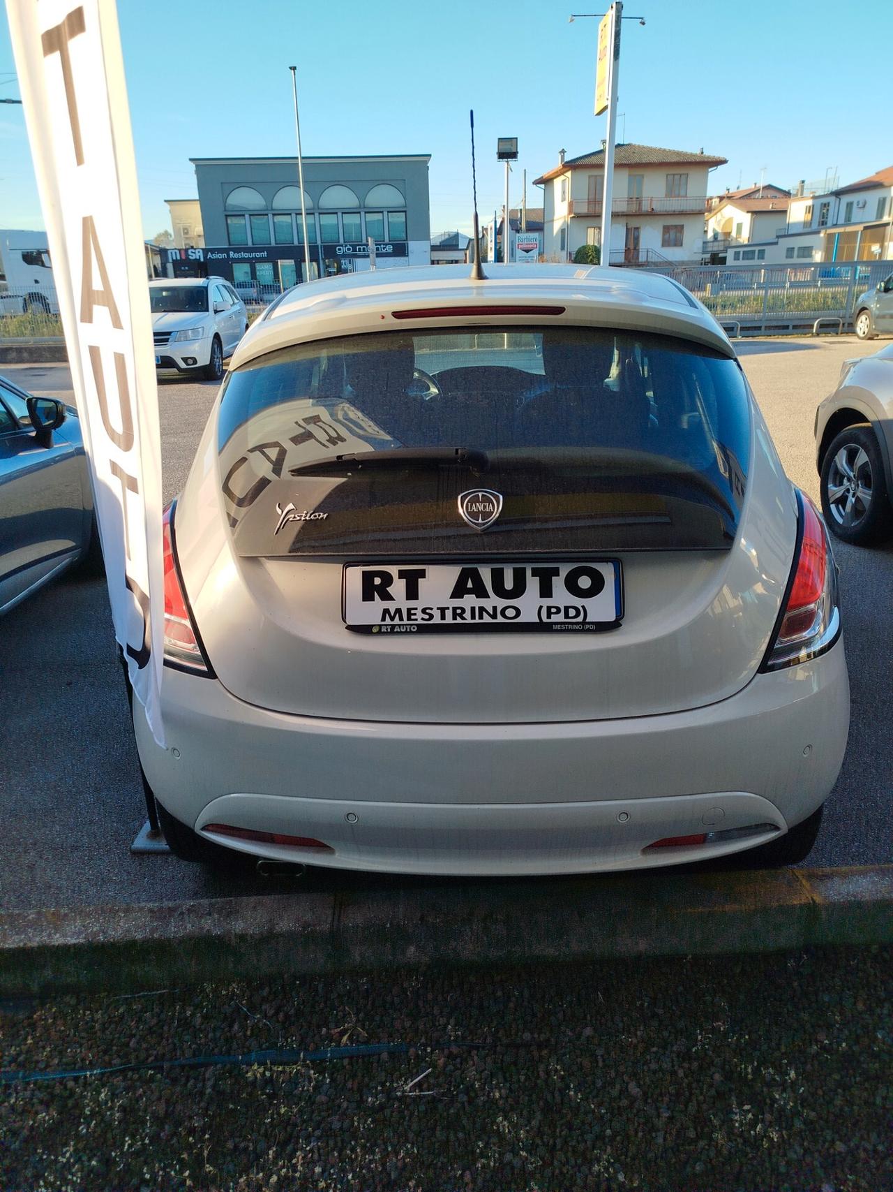 Lancia Ypsilon 1.2 69 CV 5 porte S&S Gold