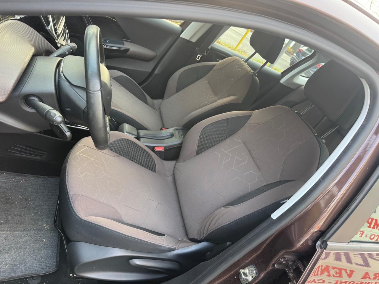 Peugeot 2008 1.4 HDi 68CV neopaten garanzia 12 mesi