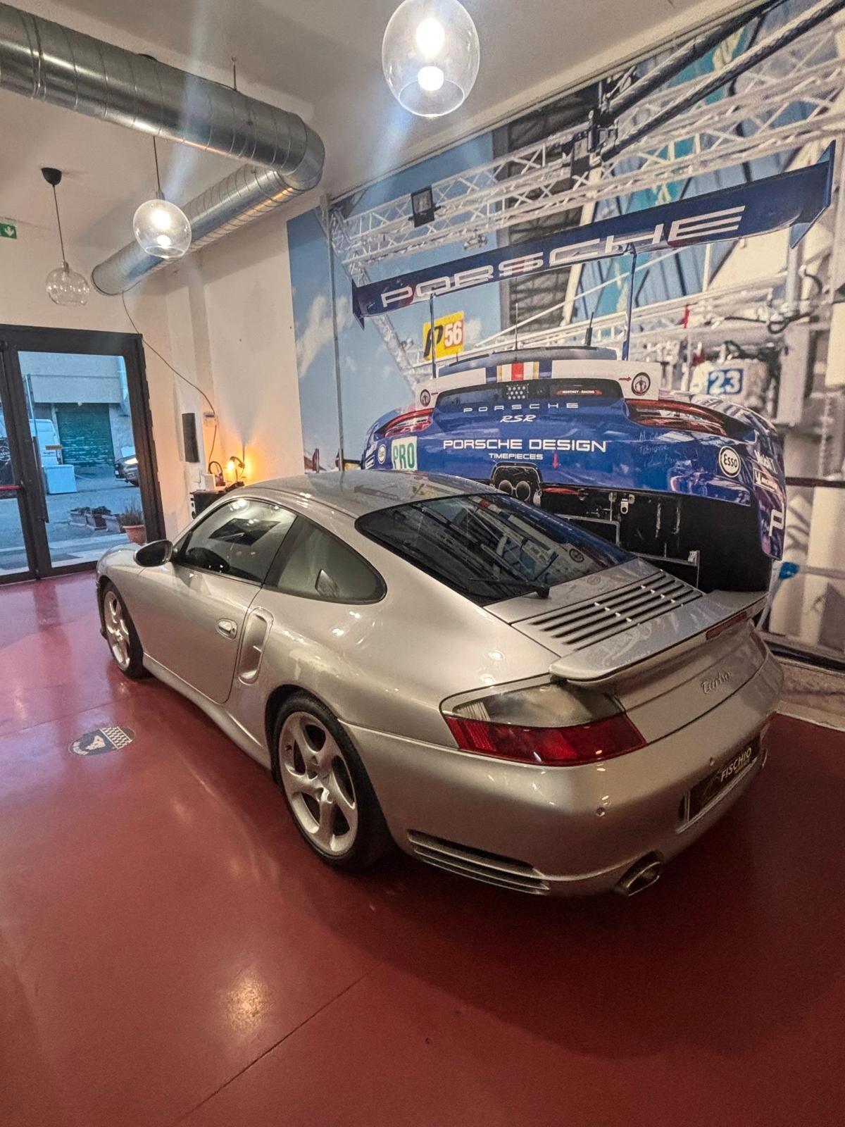Porsche 911 Turbo cat Coupé