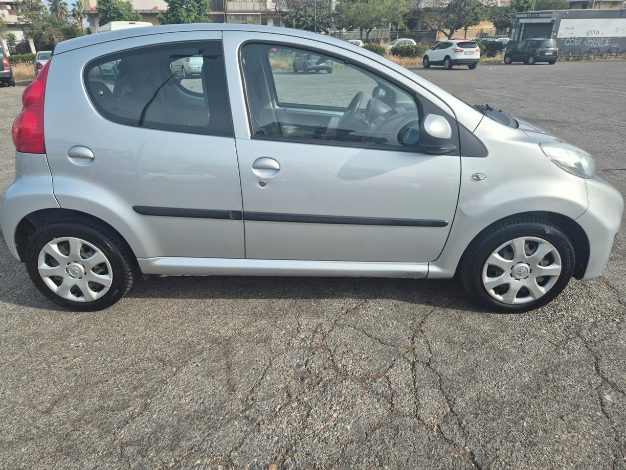 Peugeot 107 1.0 68CV 5p. 2011