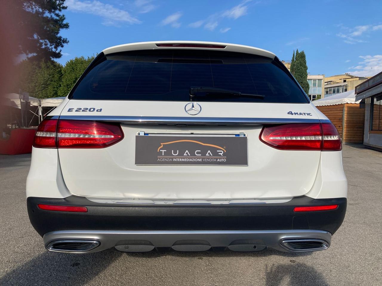Mercedes-Benz E 220 E-Class E #6086