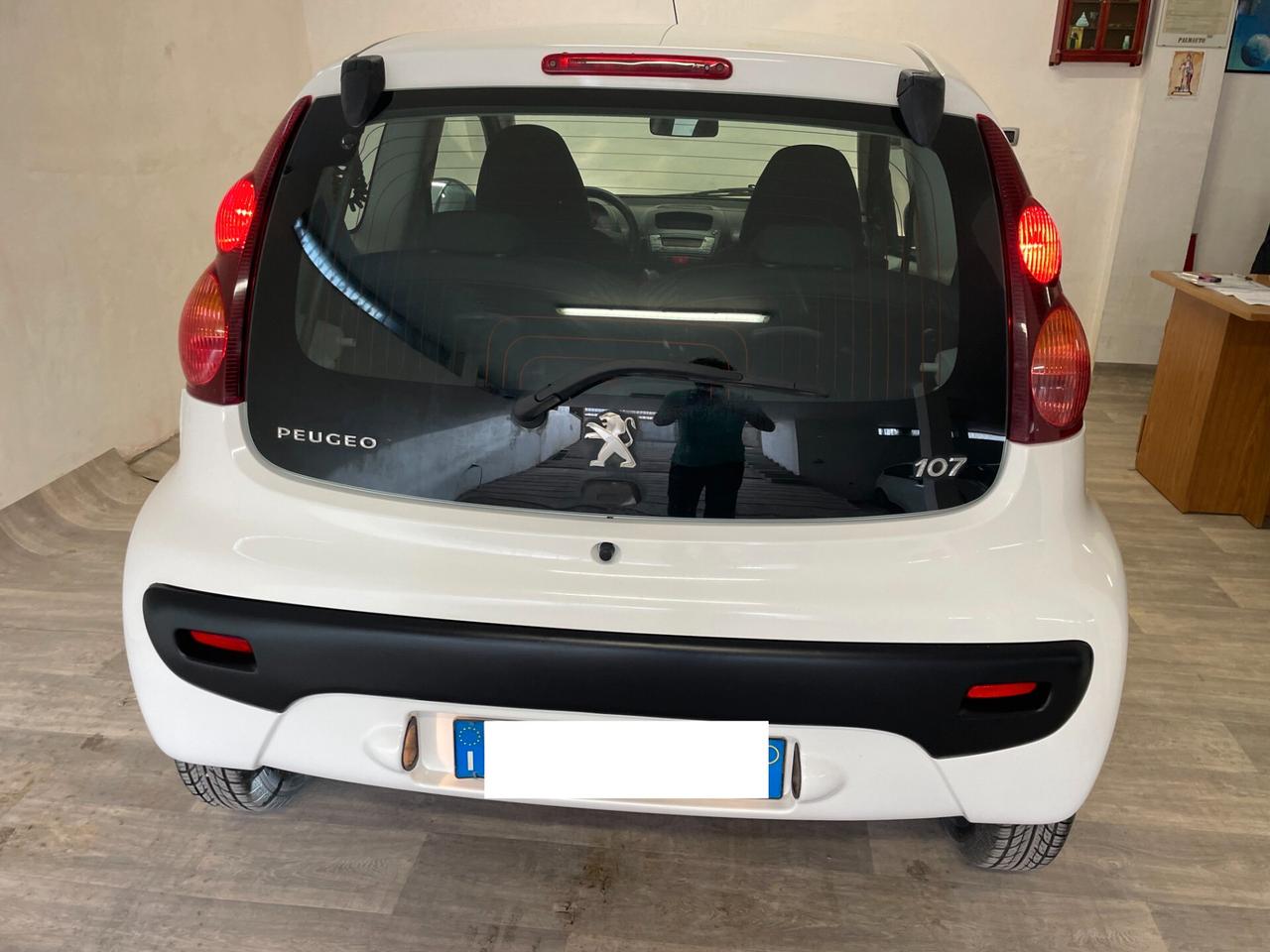 Peugeot 107 1.0 3p. Active Full Optional Neopatentati