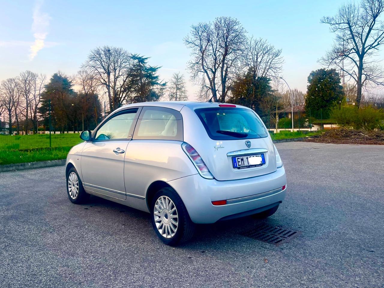 Lancia Ypsilon 1.2 69 CV Unyca