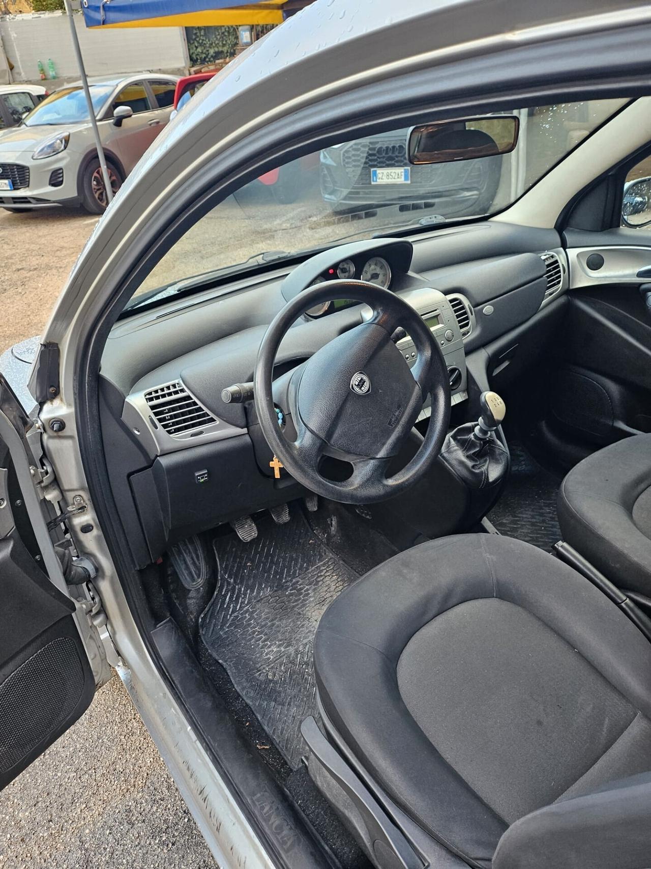 Lancia Ypsilon 1.2 69 CV 5 porte GPL Ecochic Platinum