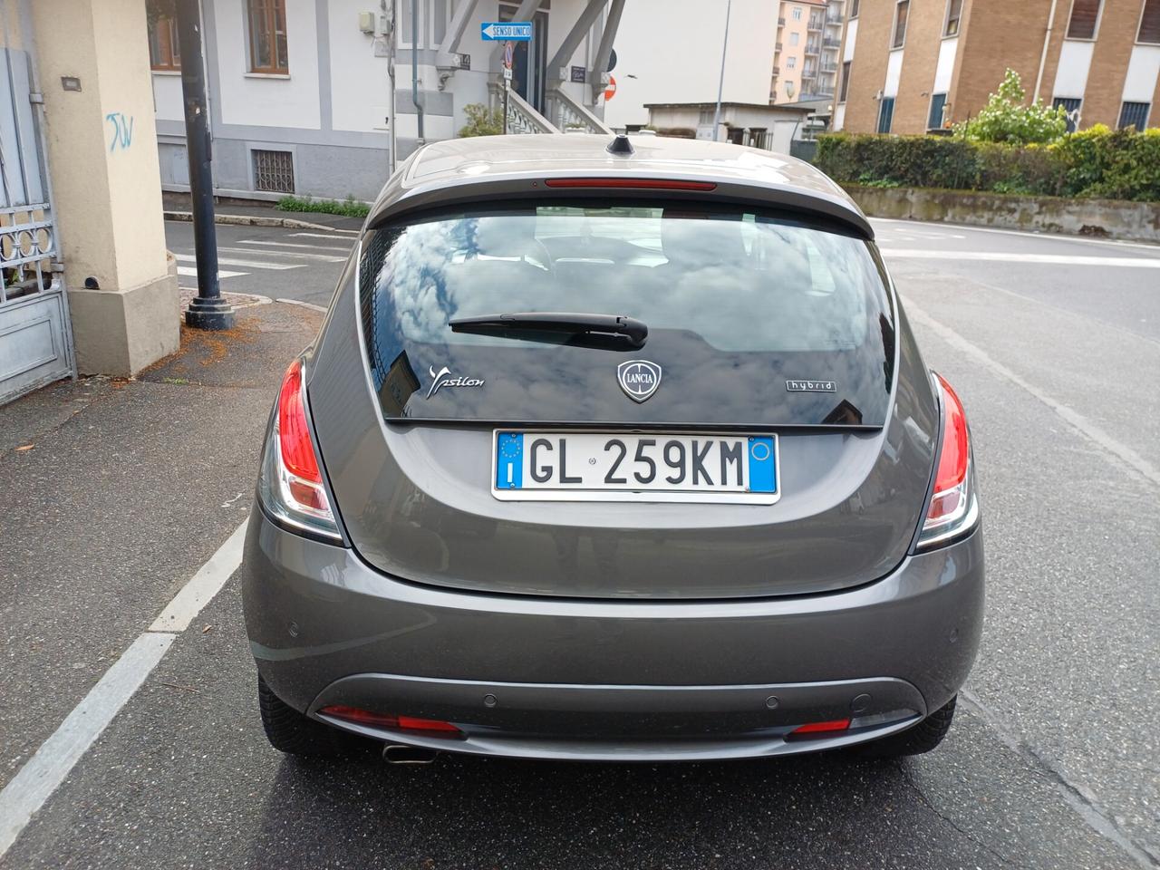Lancia Ypsilon 1.0 FireFly 5 porte S&S Hybrid Gold