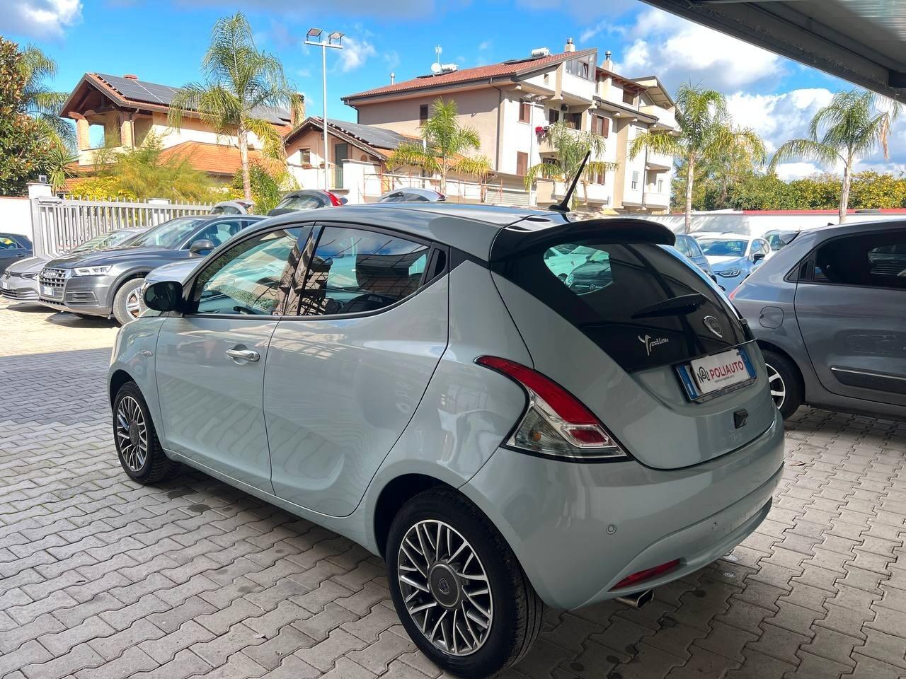 Lancia Ypsilon 1.0 FireFly 5 porte S&S Hybrid Alberta Ferretti