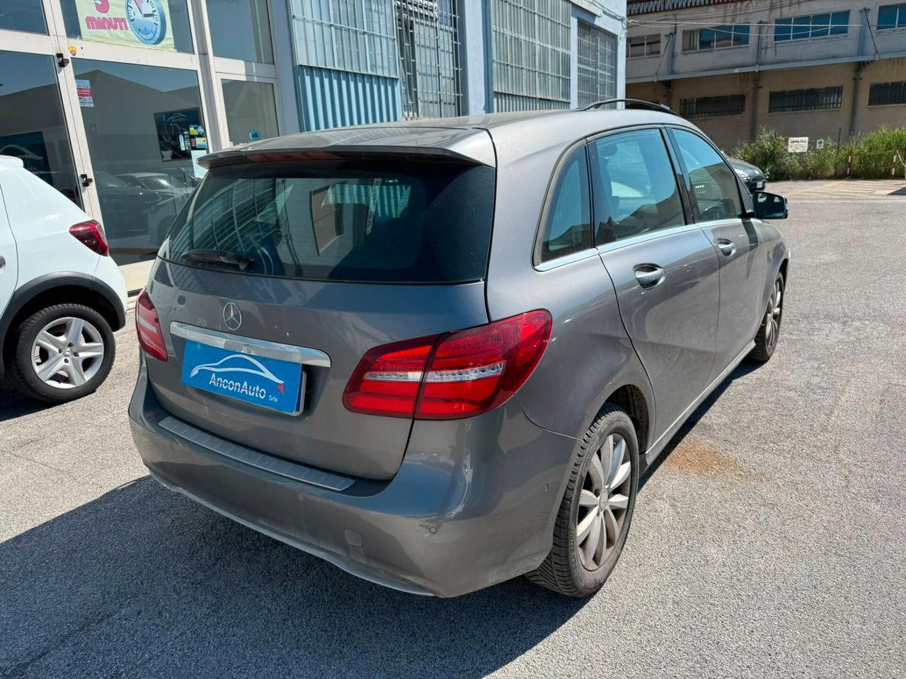 Mercedes B 180D INCIDENTATA X RIVENDITORI 2016