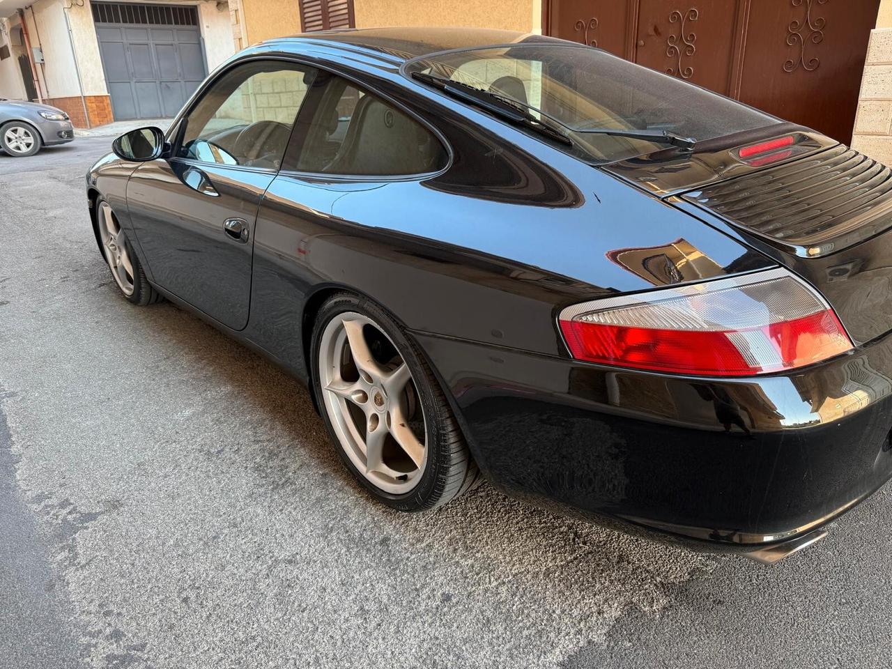 Porsche 911 Carrera 996 3.6 320CV 2001