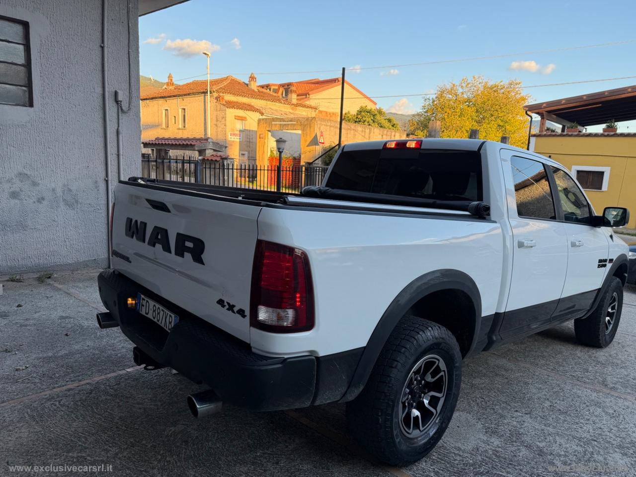DODGE RAM 1500 5.7 V8 Crew Cab MB LaRamie 401cv at8 GPL AUTOCARRO