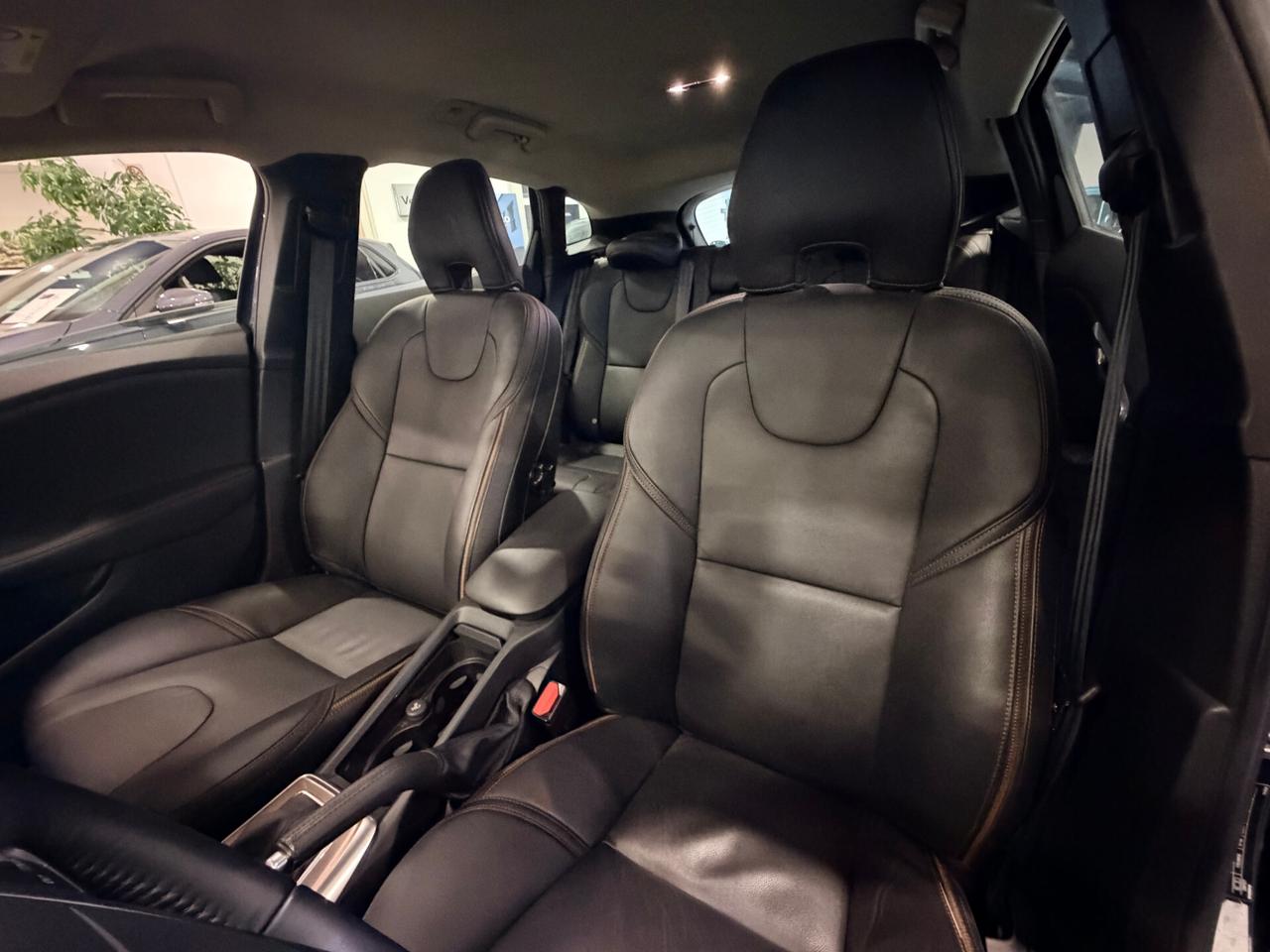 VOLVO V40 CROSS COUNTRY D3 SUMMUM