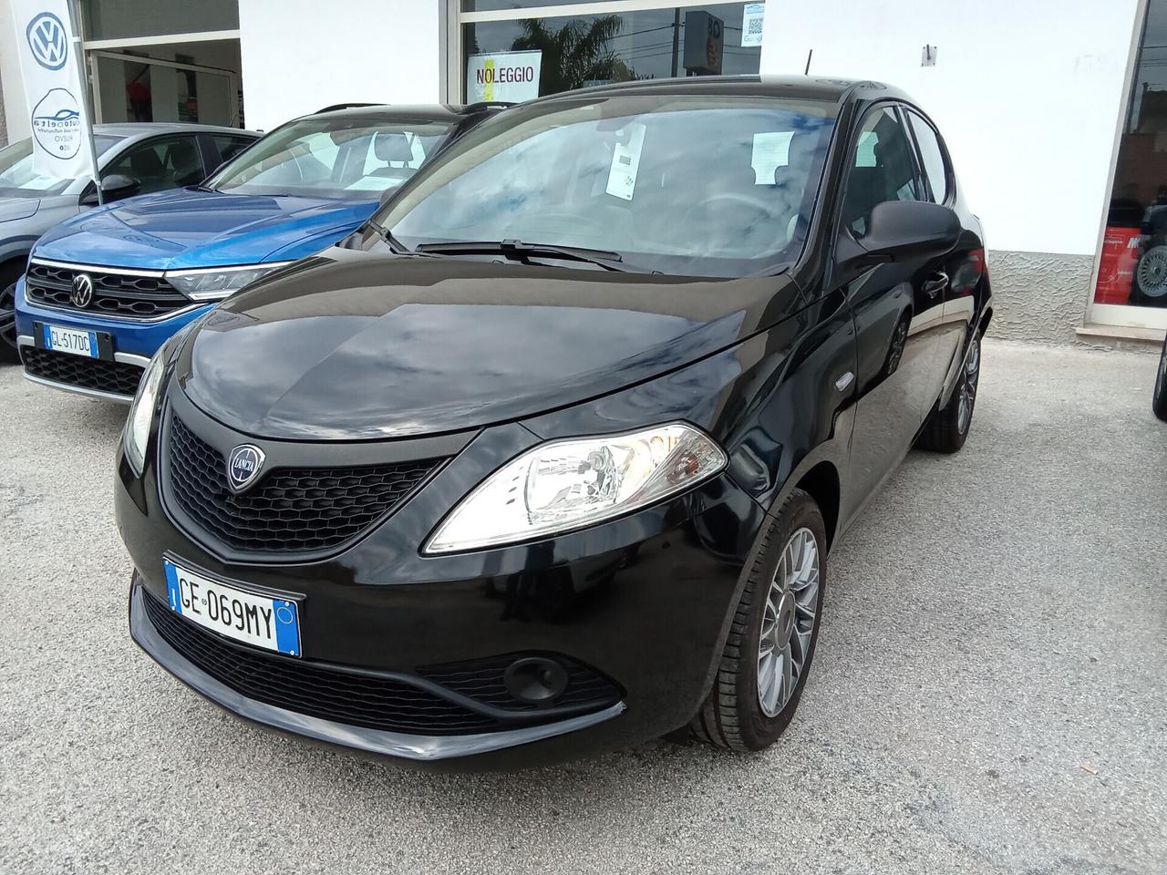 Lancia Ypsilon 1.0 Hybrid 70cv Gold