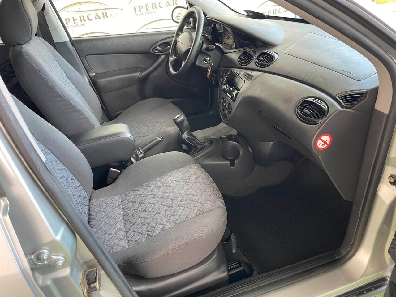 Ford Focus 1.6i 16V cat 5p. Ambiente