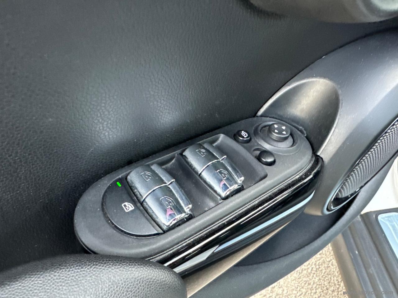 MINI Mini Cooper Classic 5 porte