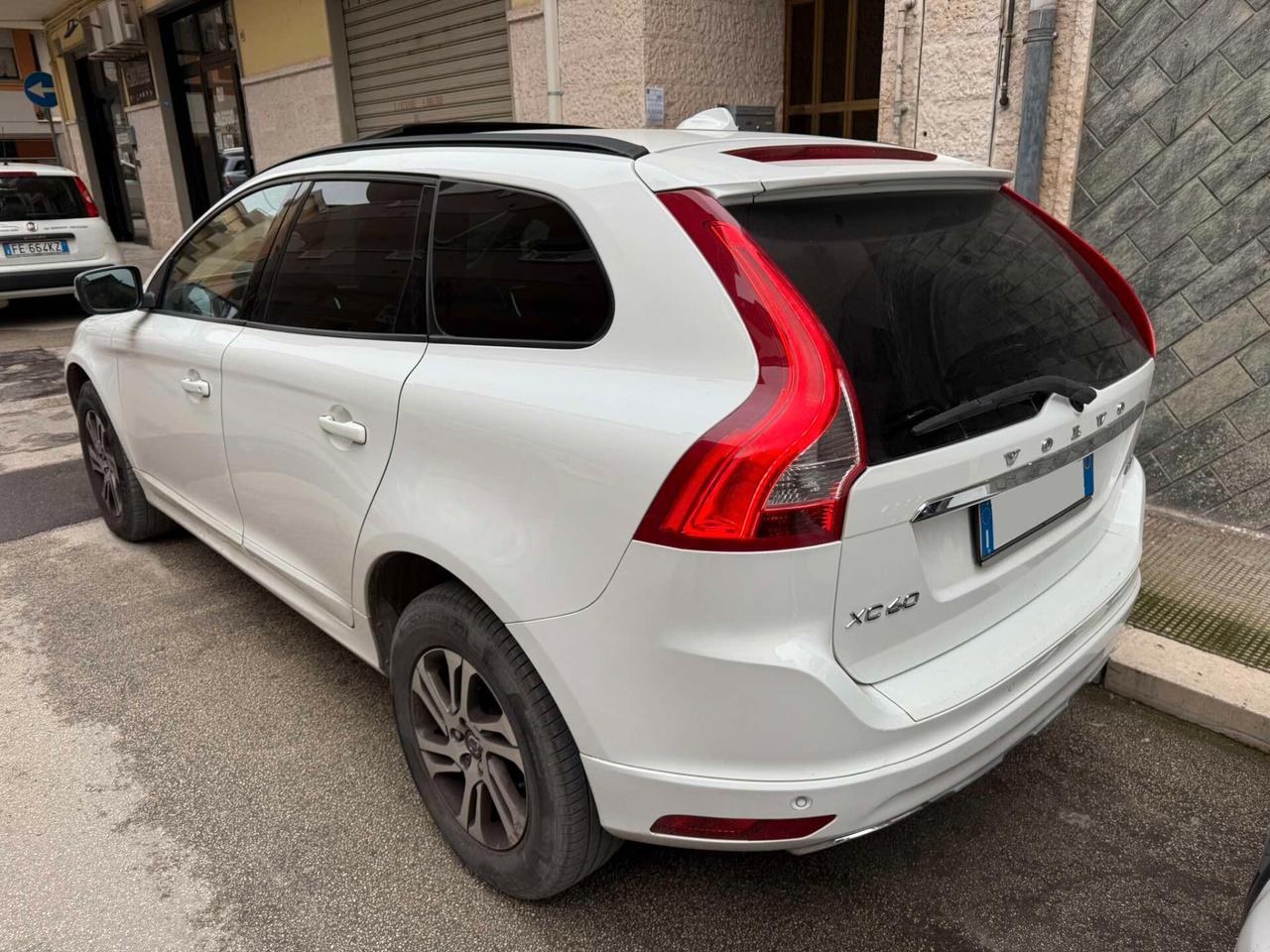 Volvo XC 60 XC60 D4 Geartronic R-design Momentum/TETTO/BELLA