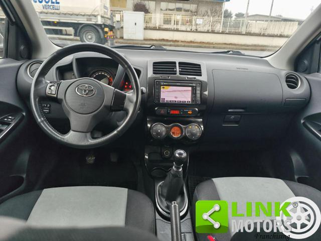 TOYOTA Urban Cruiser 1.4 D-4D AWD Luxury