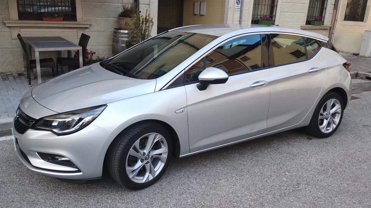 Opel Astra 1.6 CDTi 136CV Start&Stop 5 porte Dynamic NEOPATENTATI