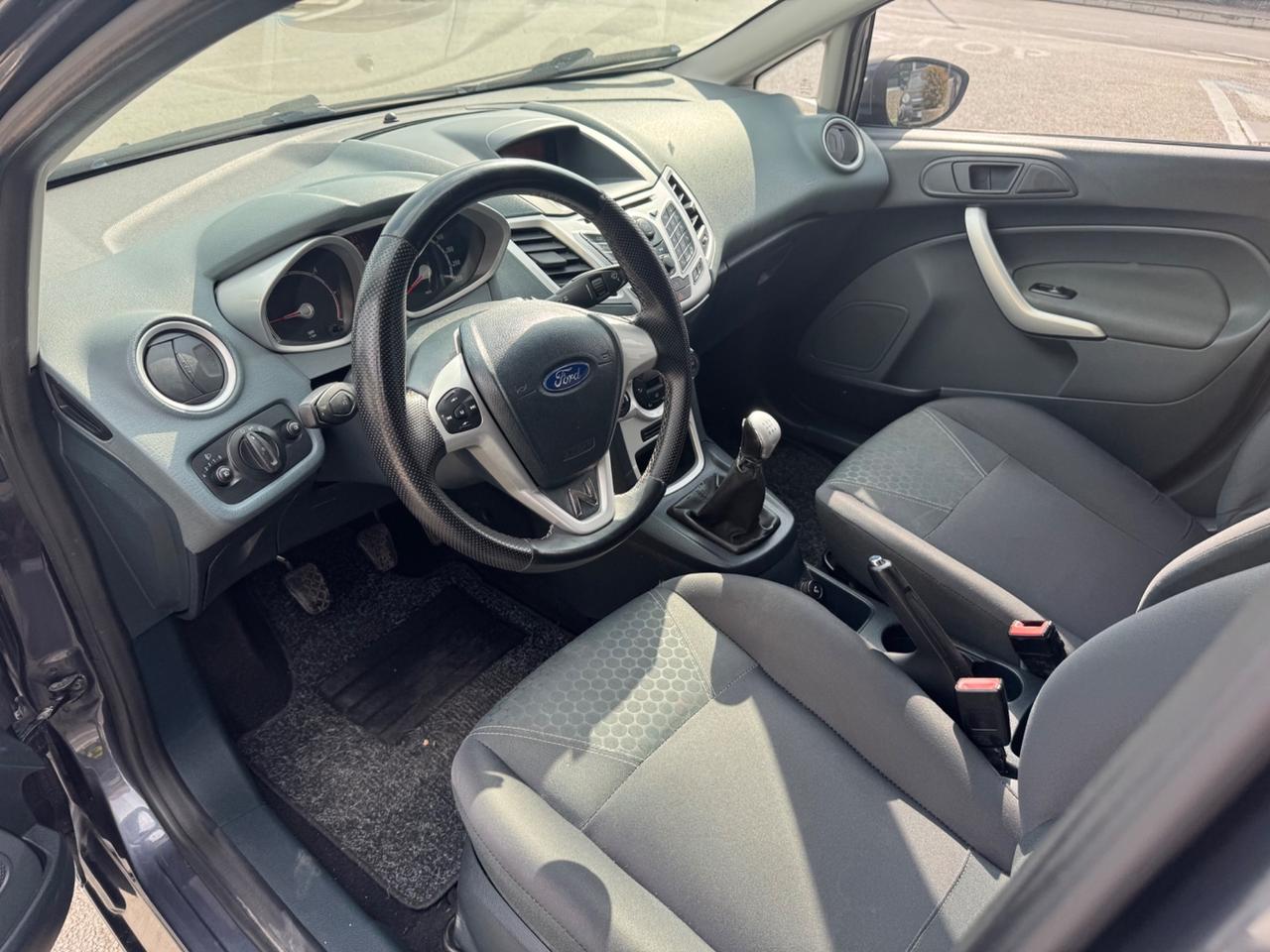 Ford Fiesta 1.6 TDCi 90CV 5 porte DPF Titanium