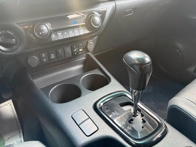 Toyota Hilux 2.4 D-4D A/T 4WD 4 porte Double Cab Invincible