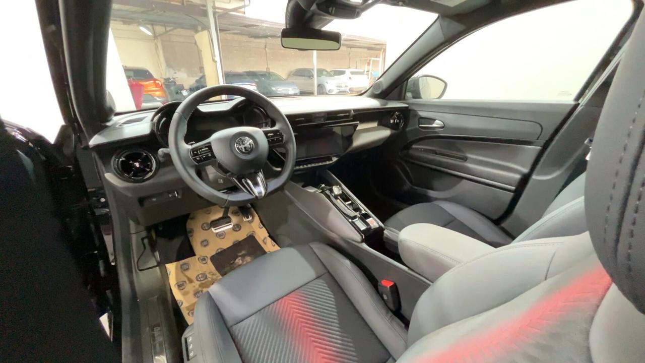 Alfa Romeo Junior Speiale 1.2 145 CV Hybrid