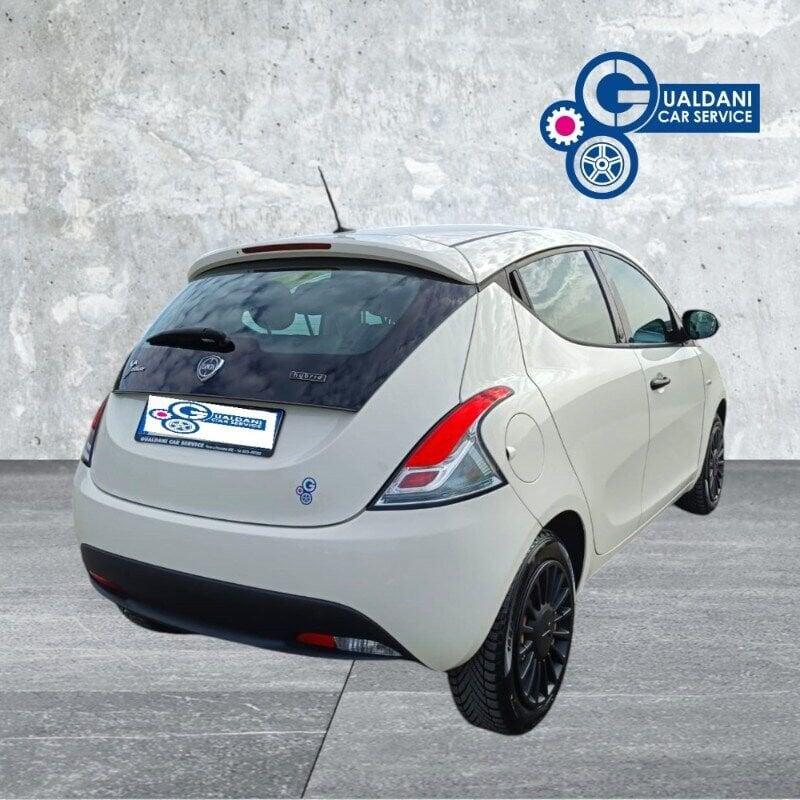 Lancia Ypsilon Ypsilon 1.0 FireFly 5 porte S&S Hybrid Ecochic Silver