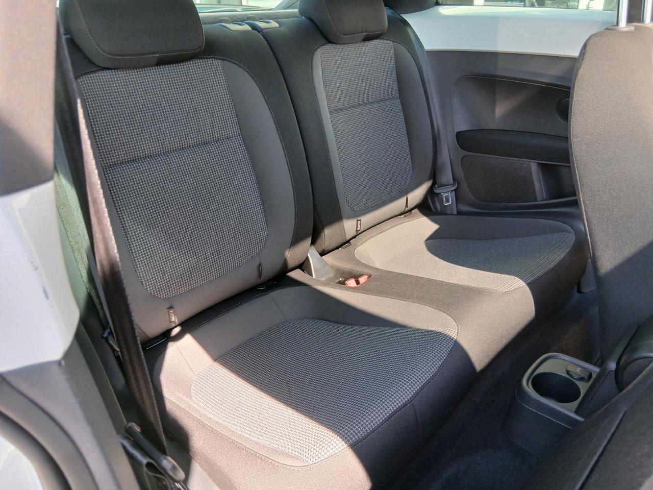 Volkswagen Maggiolino 1.2 TSI 105cv "Cup"