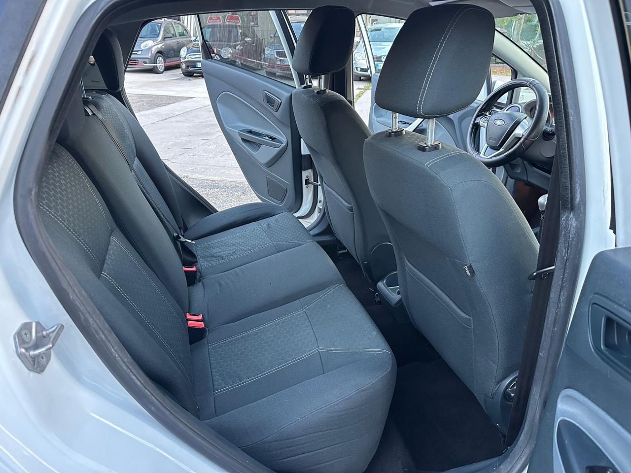 Ford Fiesta 1.4 16V 5p. Bz.- GPL Titanium Bs.