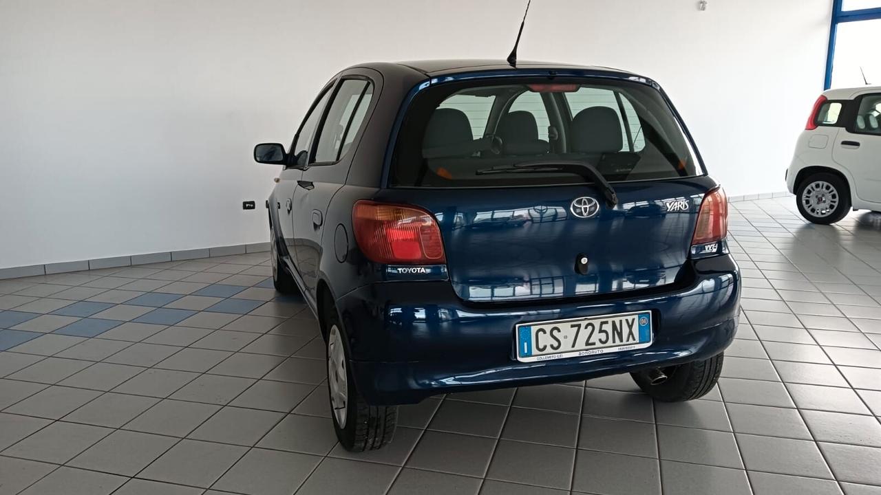 Toyota Yaris 1.0i 16V cat 5 porte Sol