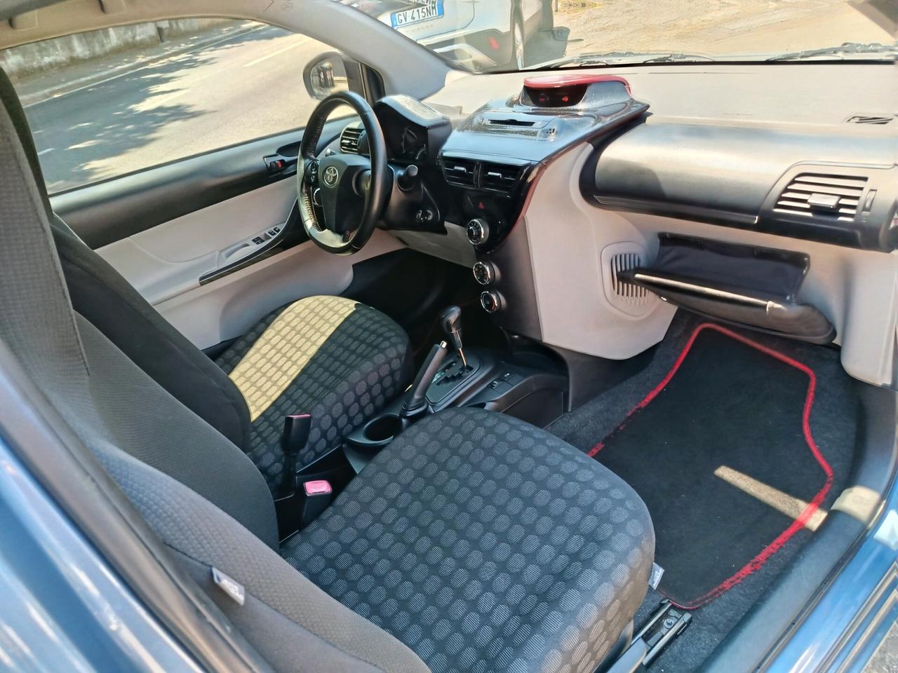 Toyota iQ 1.0 CVT Trend