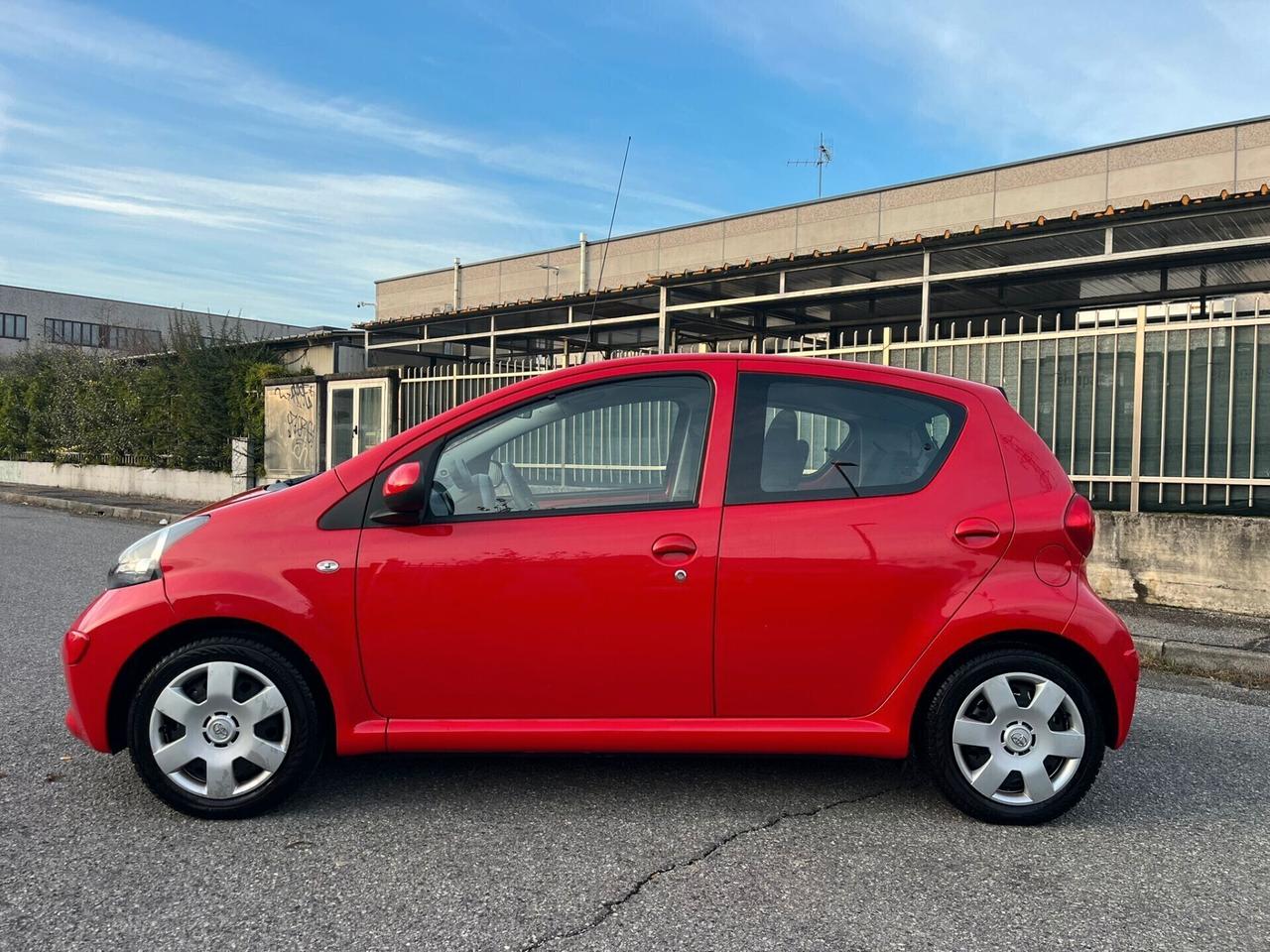 Toyota Aygo 1.0 BENZ SOLO 29.000 KM