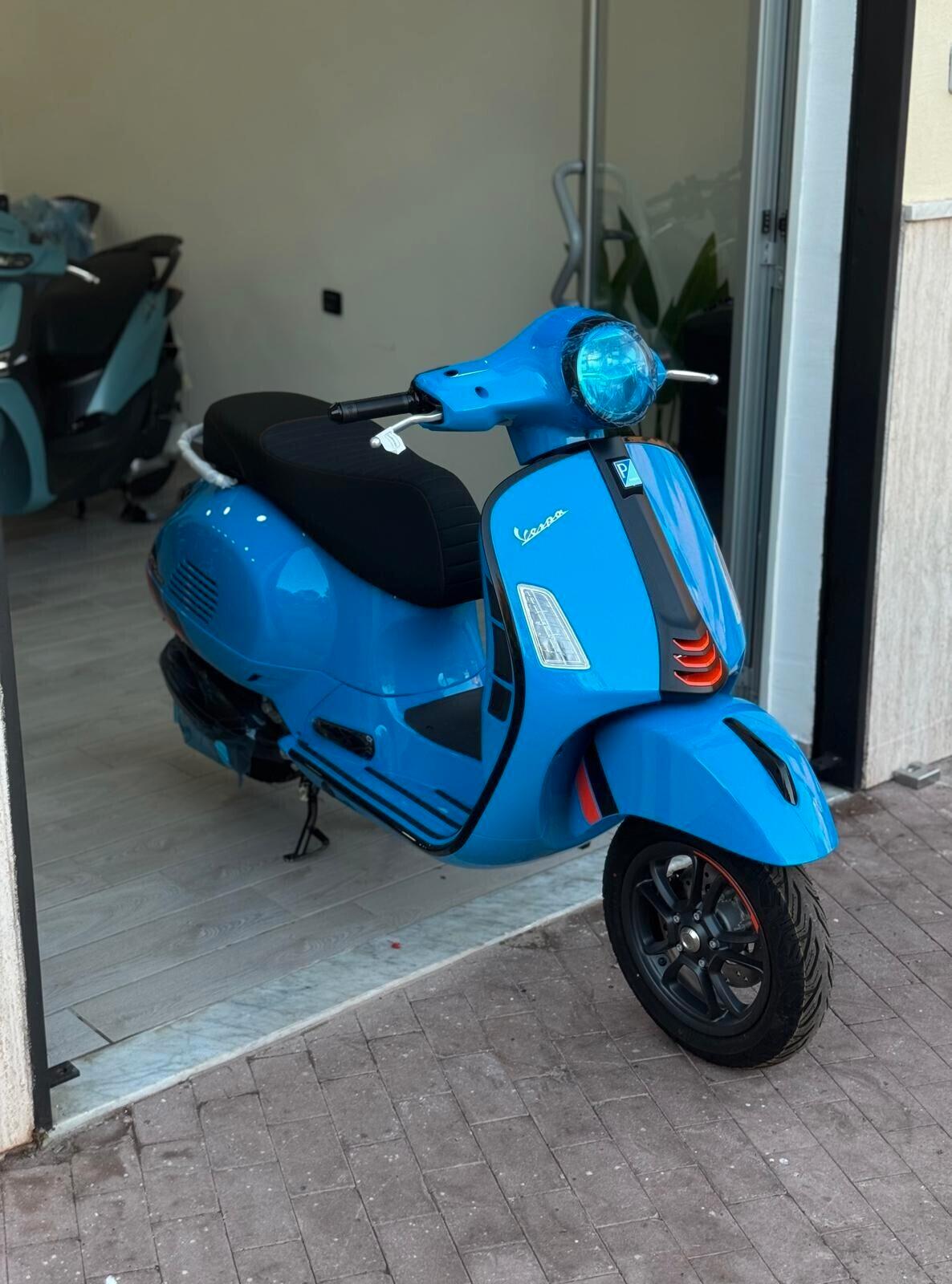 Piaggio Vespa 300 GTS hpe Supersport