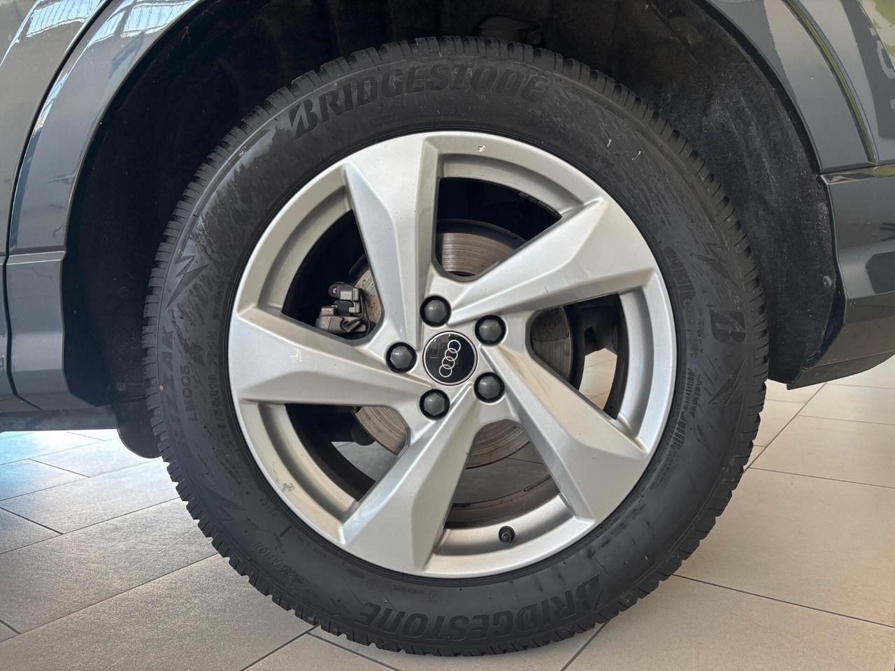 Audi Q3 35 TFSI Business Advanced