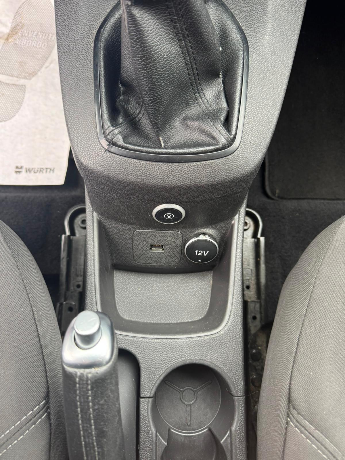 Ford Fiesta 1.4 3 porte Bz.- GPL Black & White Edition GPL CASA MADRE