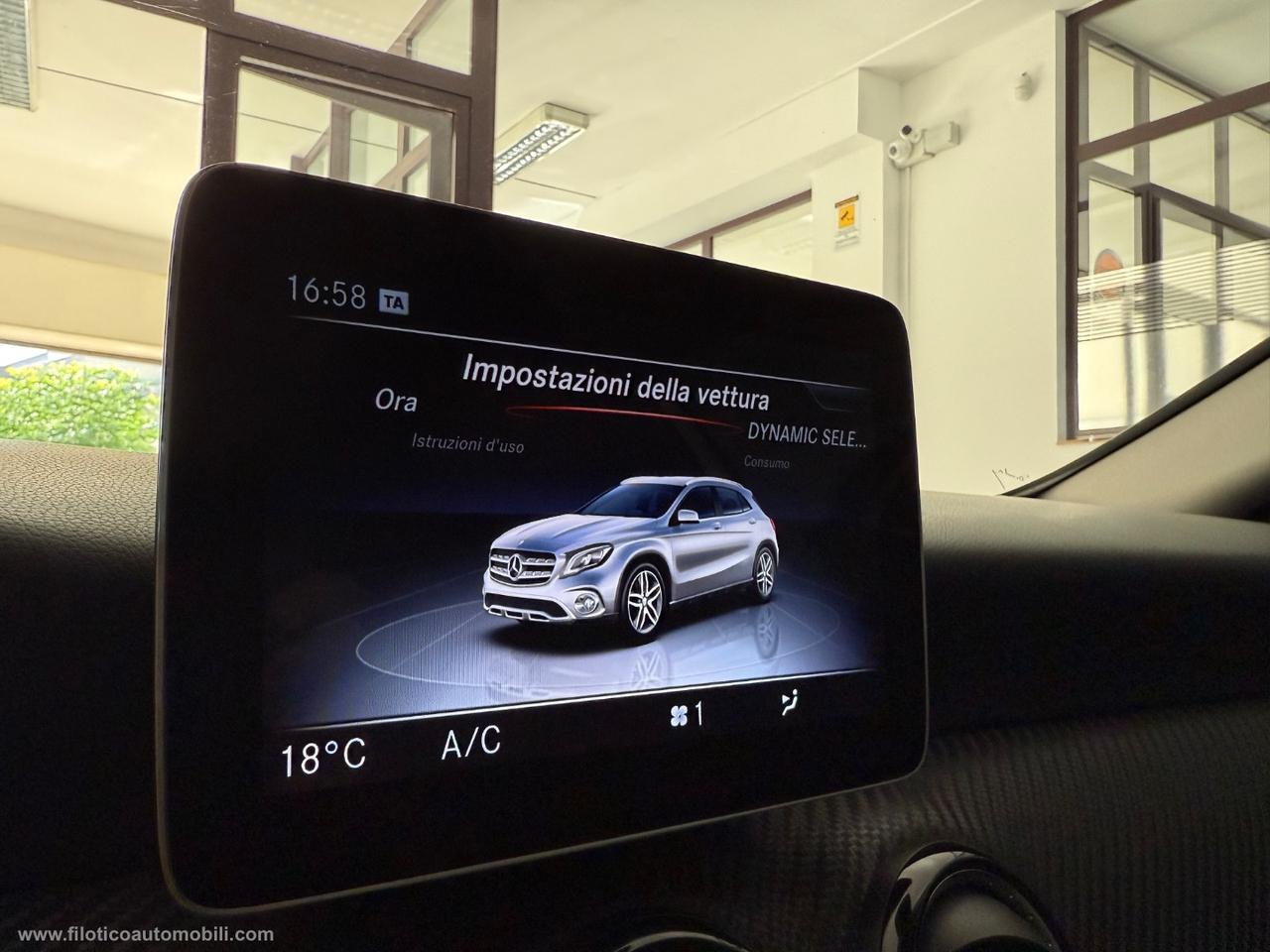 MERCEDES-BENZ GLA 180 d Automatic Business FARI LED - PACK SERIE SPECIALE