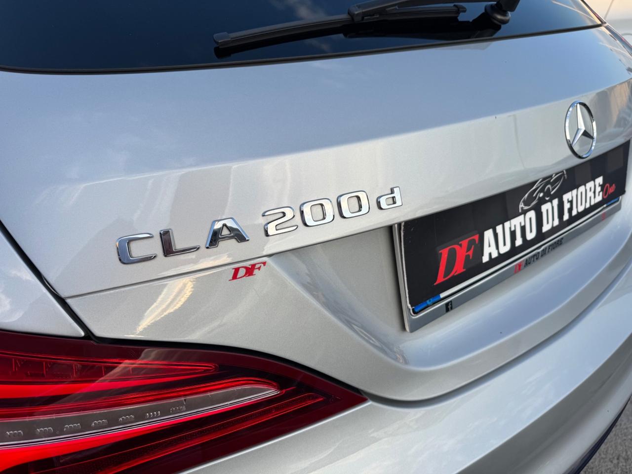 Mercedes-benz CLA 200d Premium Amg SHOOTING BACK