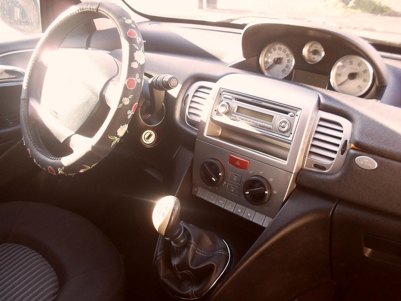 Lancia Ypsilon 1.2 Argento