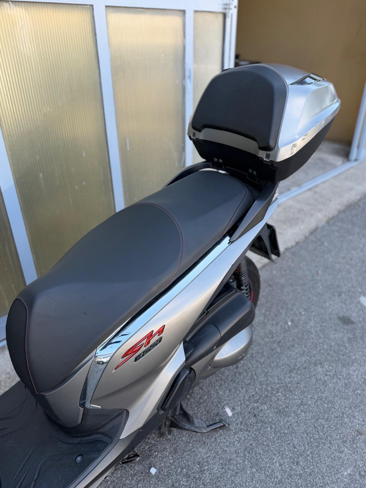 HONDA SH 300 Sport Abs - PARABREZZA - BAULE - ANTIFURTO - GOMME NUOVE