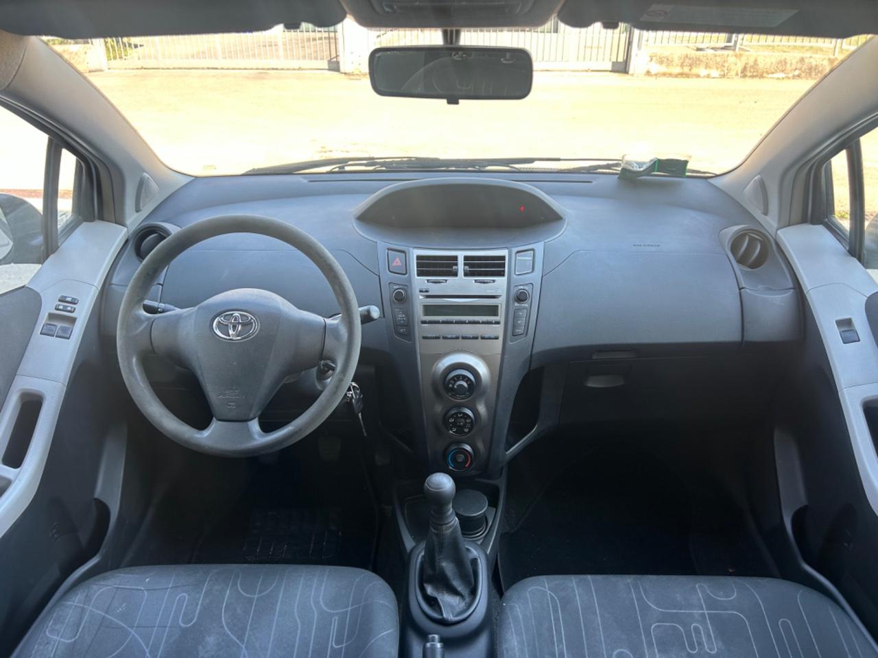 Toyota Yaris 1.0 5 porte Sol