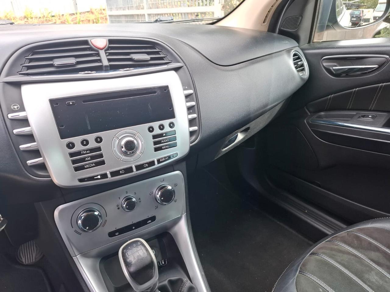 Lancia Delta 1.6 MJT DPF Silver Neopatentati