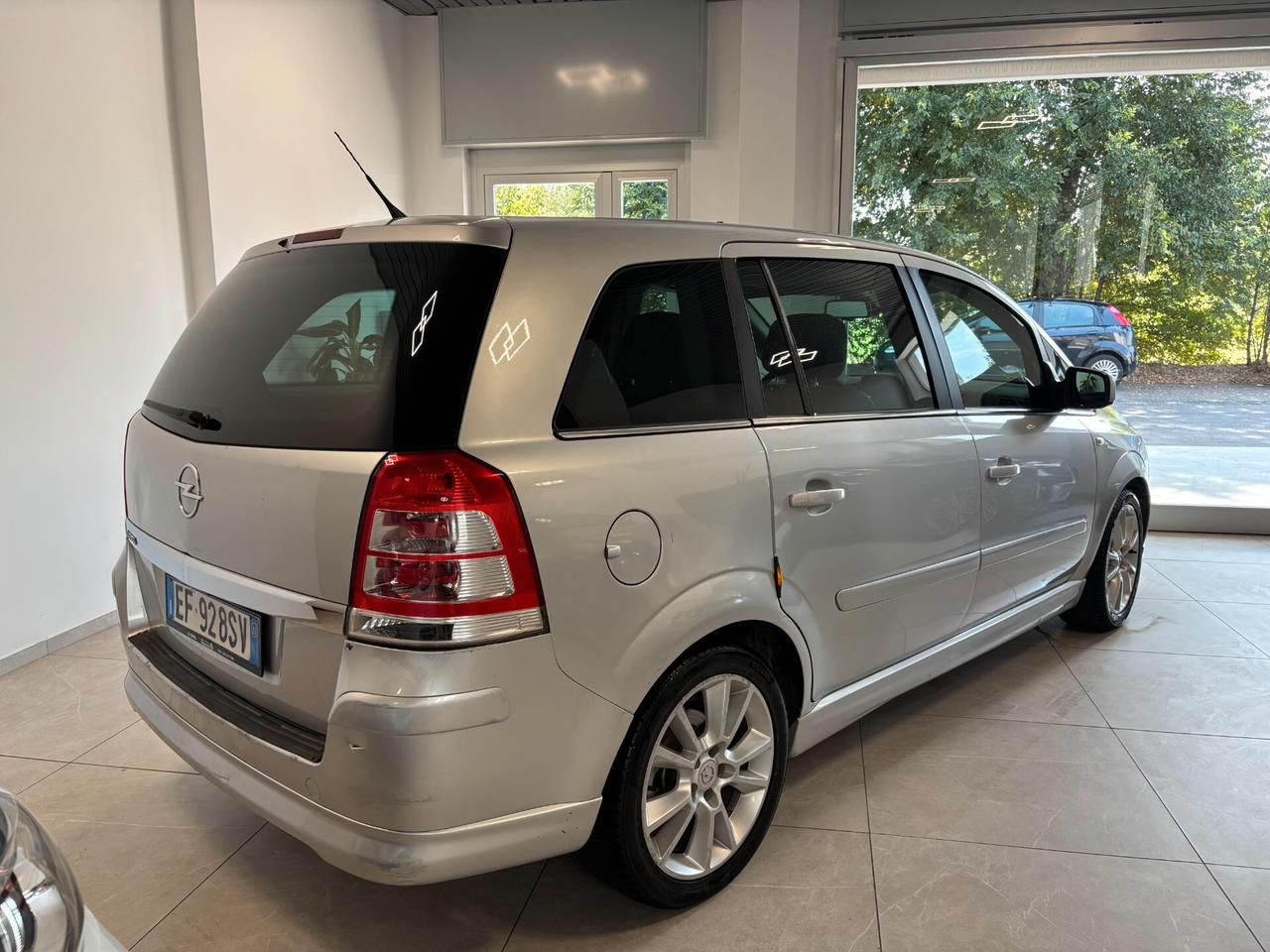 Opel Zafira 1.8 16V VVT Cosmo