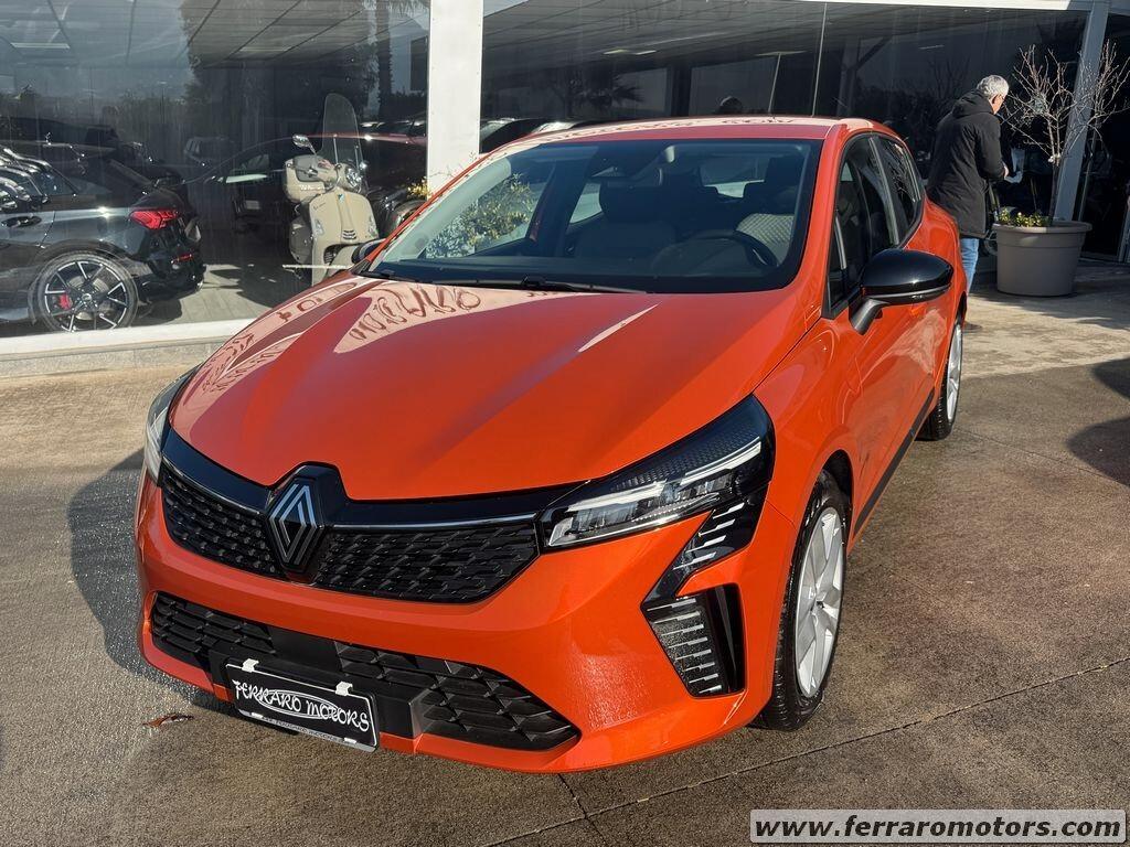 Renault Clio SCe 65 CV neo patentati a soli 179 euro al mese